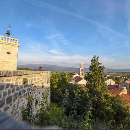 Apartman Gluic Sinj Bagian luar foto