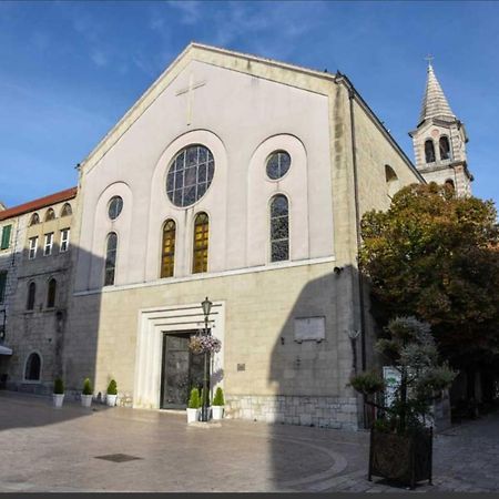 Apartman Gluic Sinj Bagian luar foto