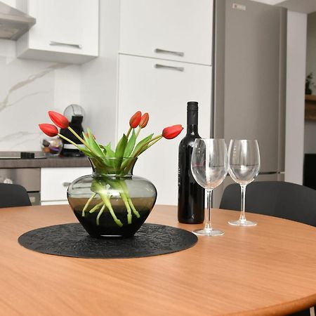 Apartman Gluic Sinj Bagian luar foto