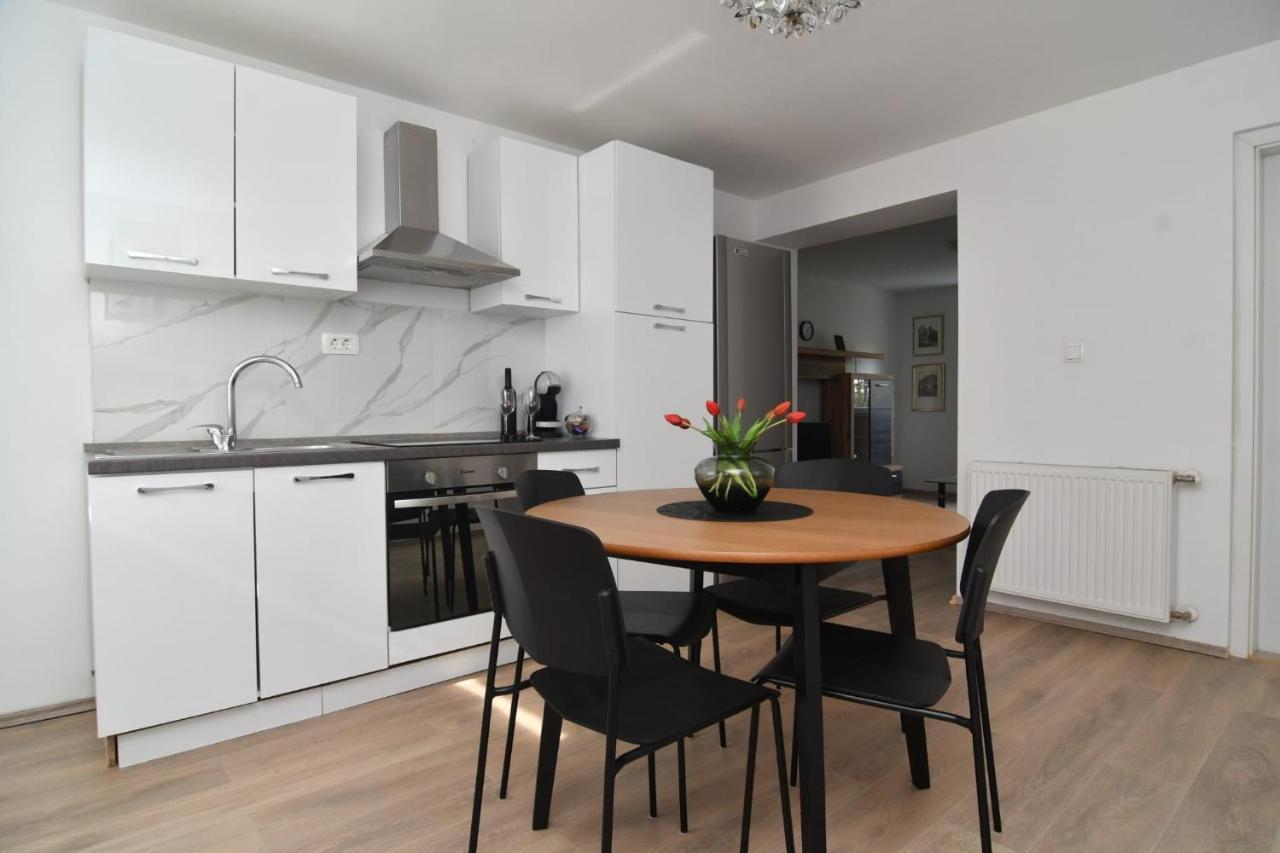 Apartman Gluic Sinj Bagian luar foto