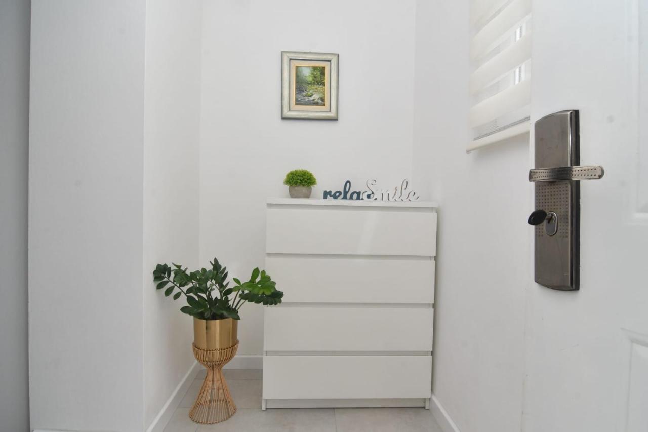 Apartman Gluic Sinj Bagian luar foto